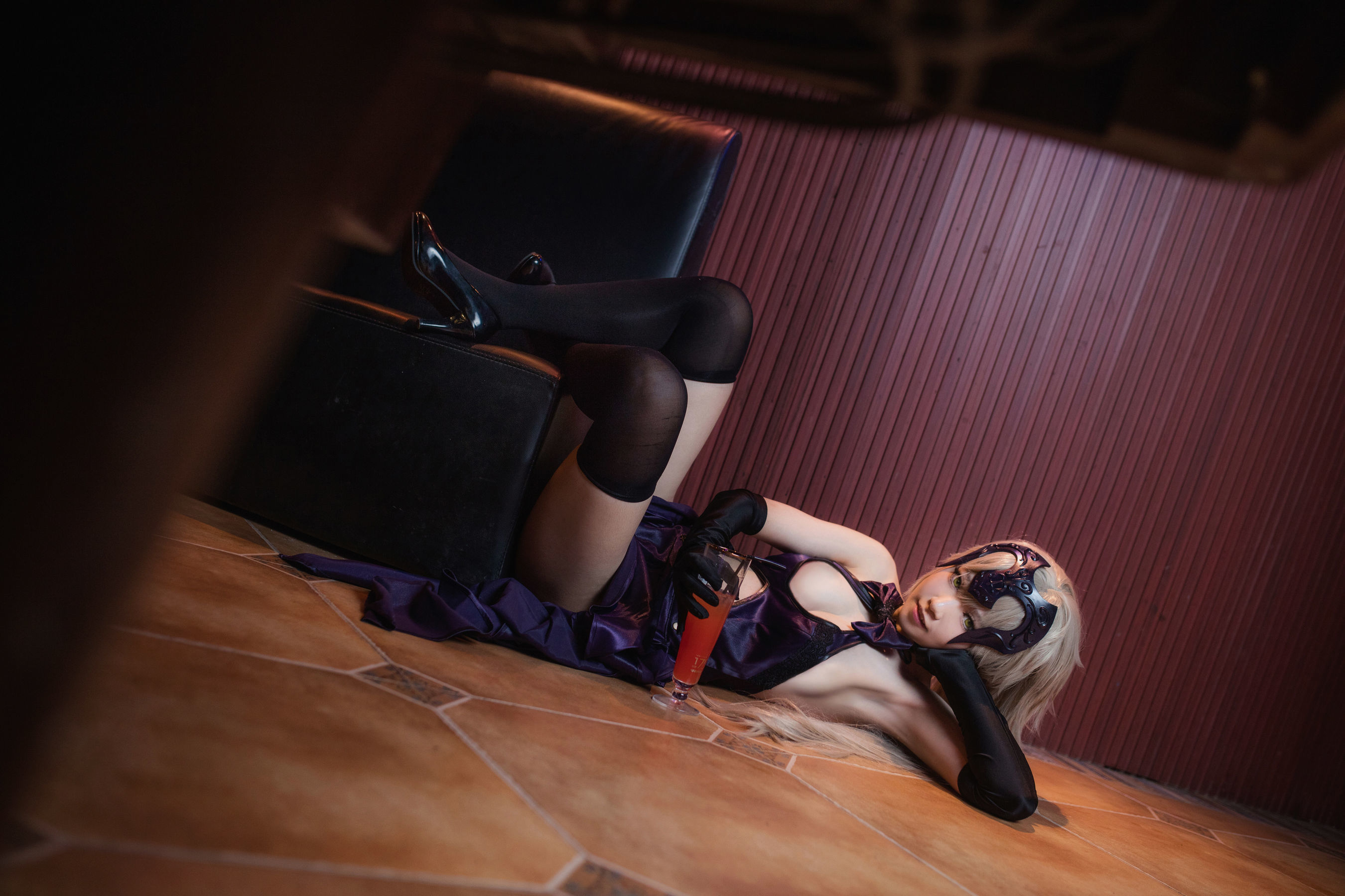 [网红COSER] 肉宅 - 聖夜の晚餐 写真集 - Cos糖心-Cos糖心