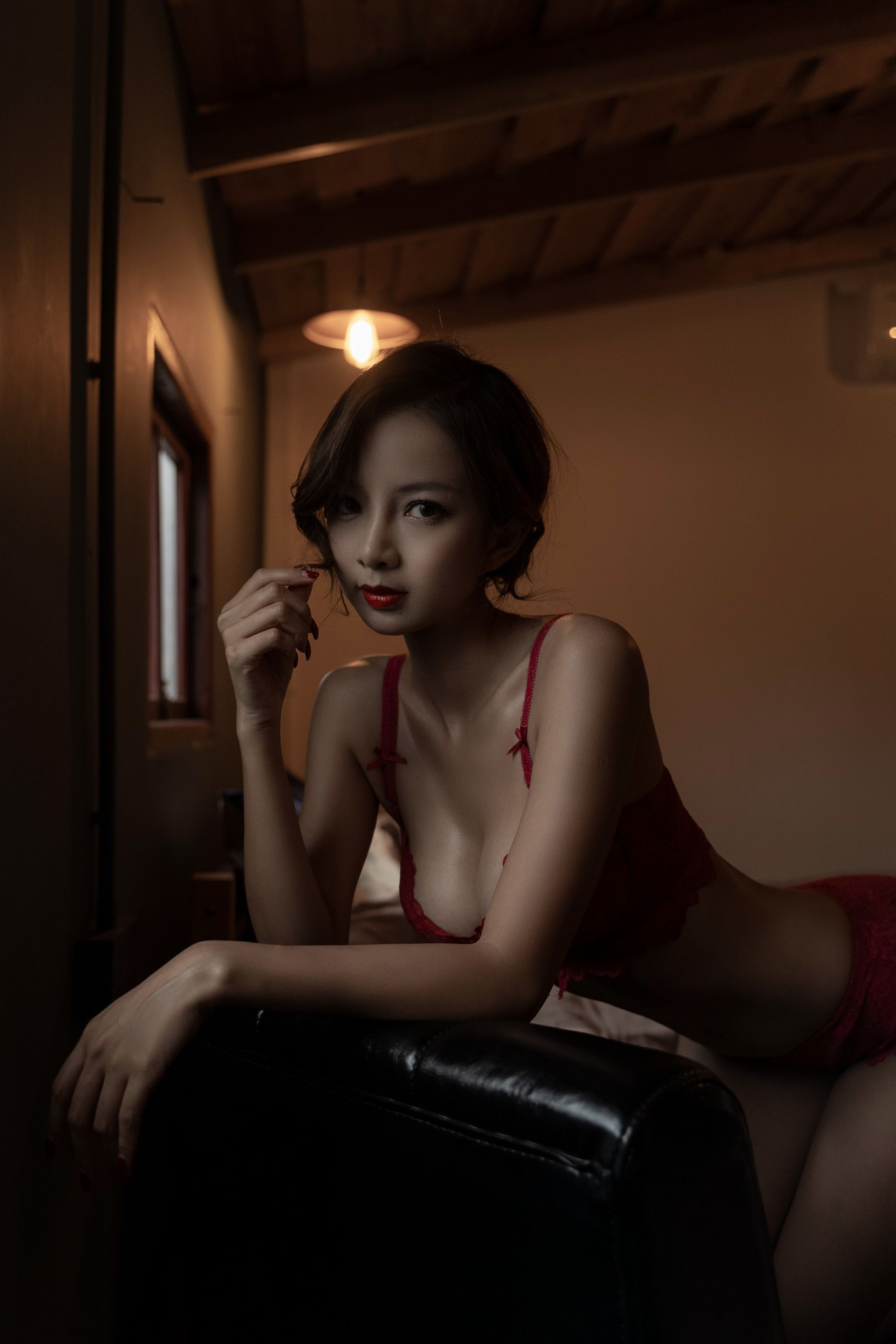 [网红COSER写真] Nicole小月 - 后窗 套图 - Cos糖心-Cos糖心