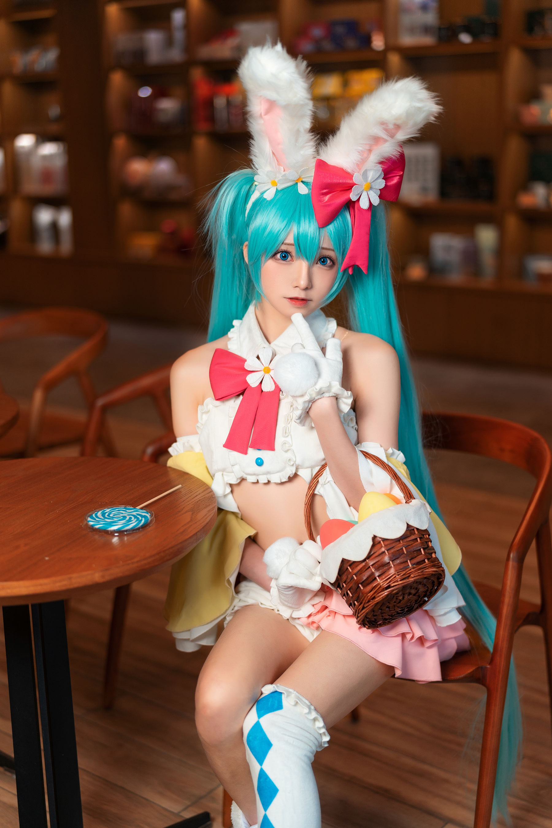 [网红COSER写真] 动漫博主Kitaro_绮太郎 - 初音兔女郎 套图 - Cos糖心-Cos糖心